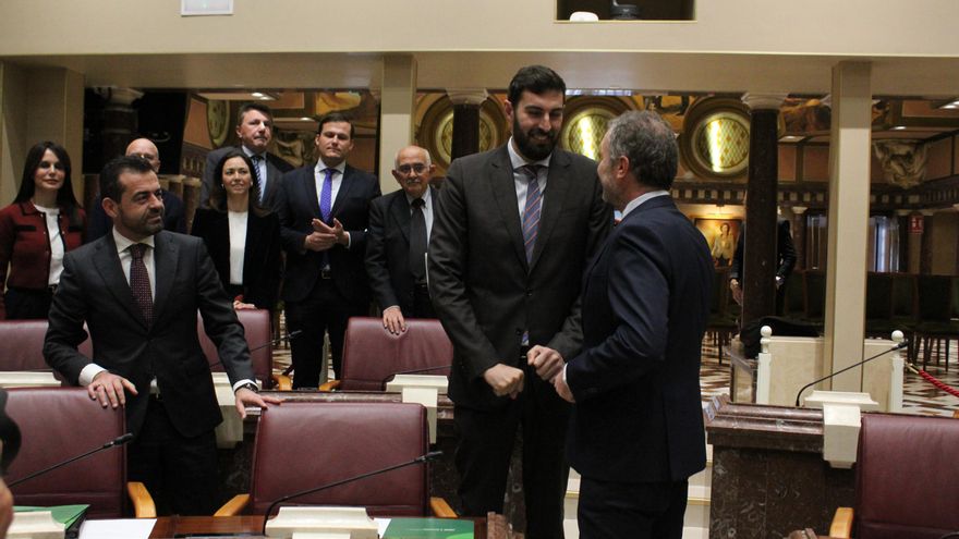 La Asamblea murciana considera inconstitucional la propuesta de Vox de eliminar las subvenciones a sindicatos