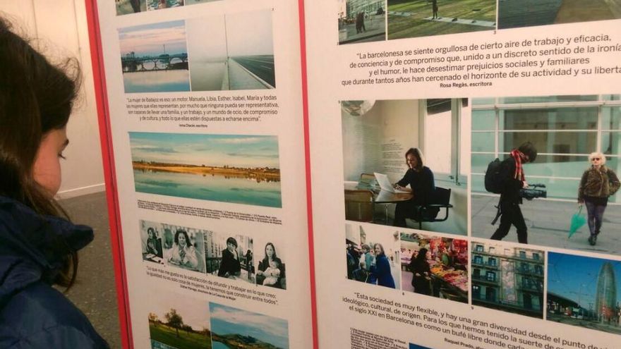 Muestra 'Mujeres Españolas' que se expone en la Casa de Cultura de Ponferrada.