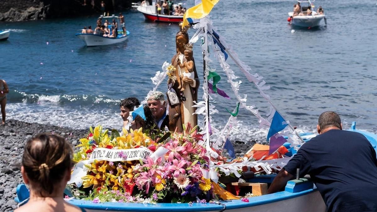 Las fiestas del Carmen reúnen a la ciudadanía en los núcleos costeros de Puntalarga y El Faro de Fuencaliente