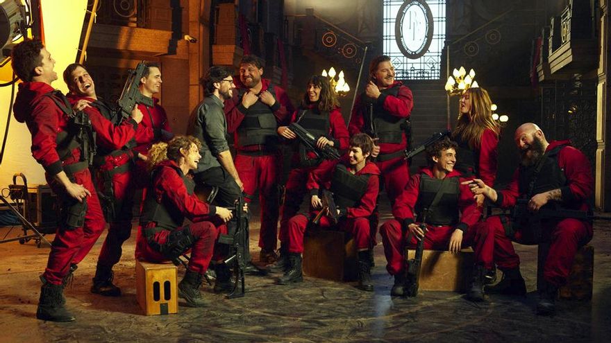 'La casa de papel' termina el rodaje de su temporada final en Netflix: "Que corran las paellas por el Banco de España"