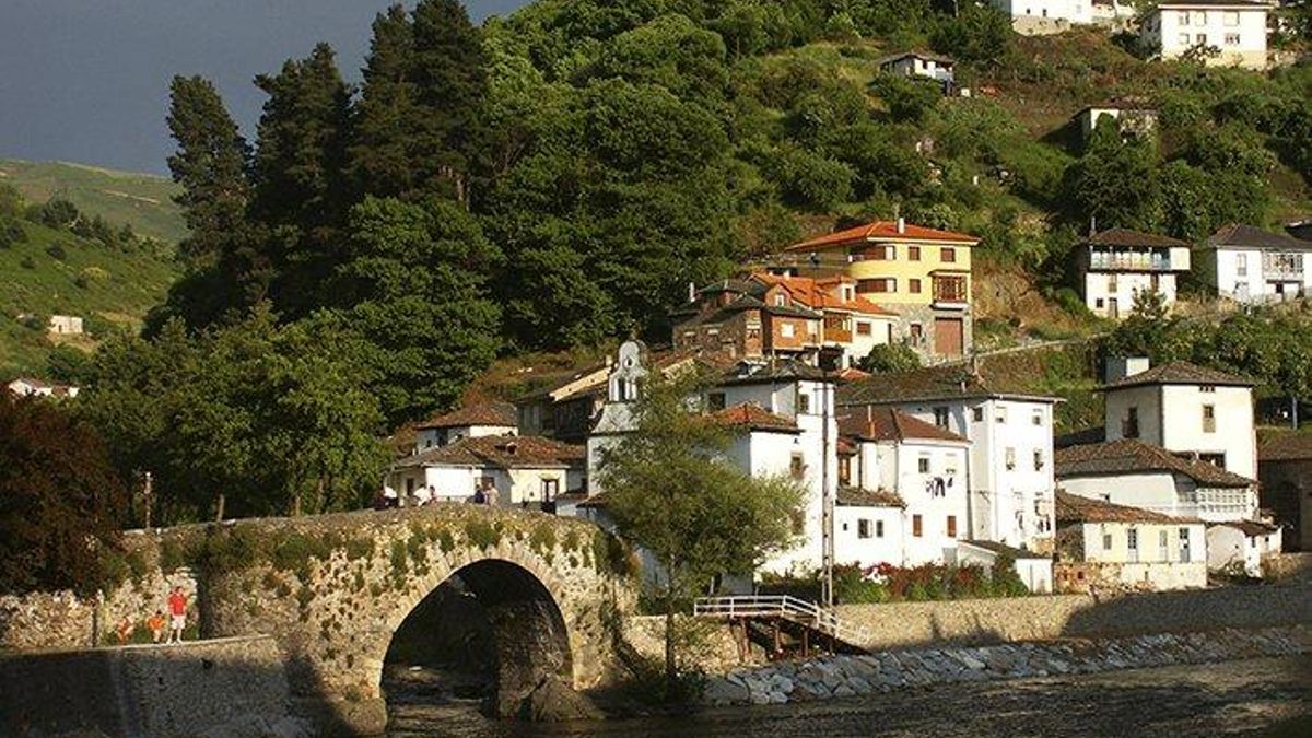 Gastronomía, naturaleza e historia en una de las villas asturianas con más palacios en su casco urbano de toda la provincia