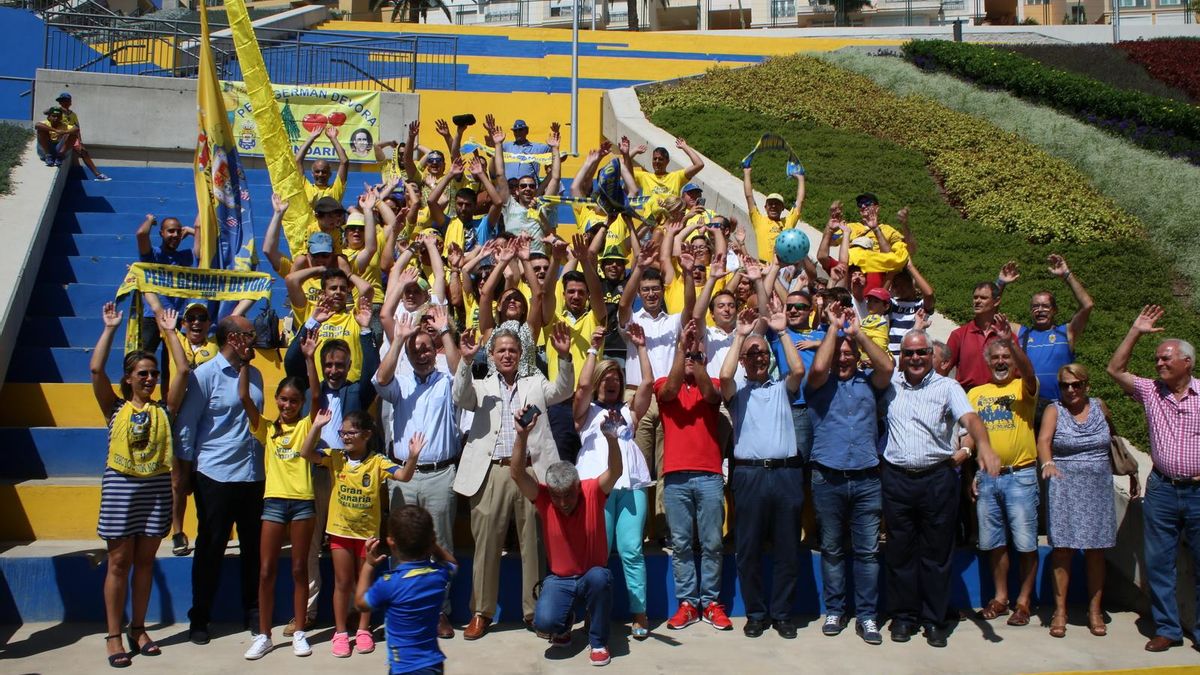 FOTOGALERÍA | Homenaje a la afición de la Unión Deportiva Las Palmas
