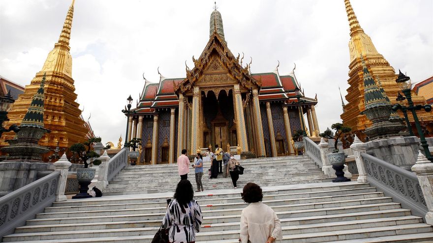 Tailandia reabre su frontera a turistas vacunados de 63 países y territorios