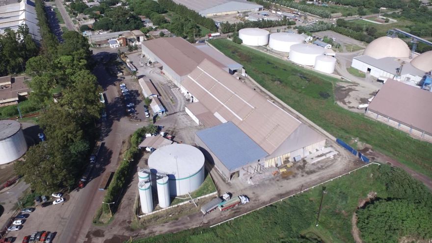 Adorni anuncia una inversión de US$550 millones en un puerto en Santa Fe