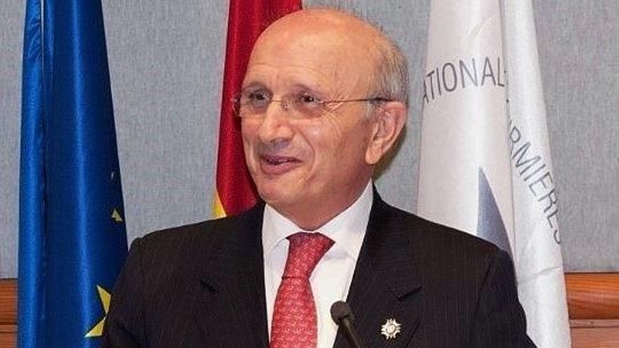 Condenan al expresidente del Consejo General de Enfermería por desviar fondos para costear gastos personales