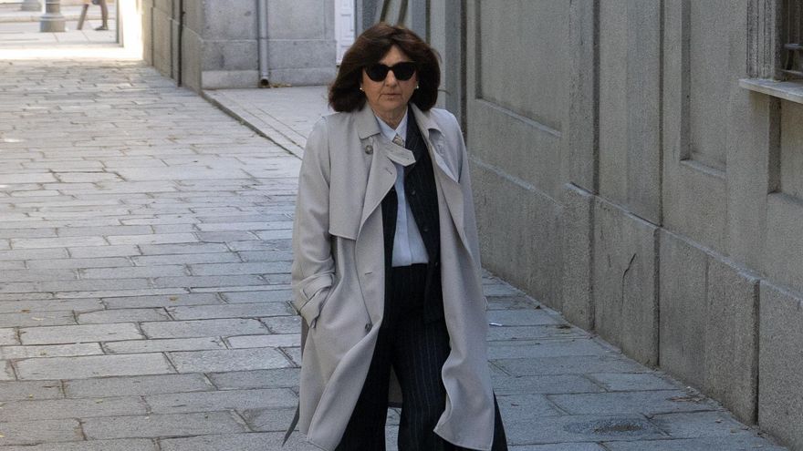 La fiscal superior de la Comunidad de Madrid, Almudena Lastra, a su salida de la primera jornada del juicio al fiscal general del Estado, a 3 de noviembre de 2025