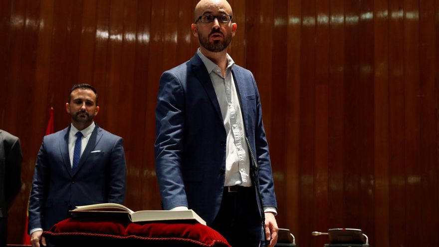 El Gobierno convoca diálogo social para acordar un plan de choque para la dependencia