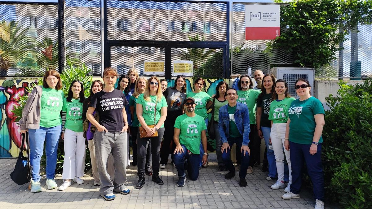 Docentes del IES Cid Campeador de València en huelga indefinida.