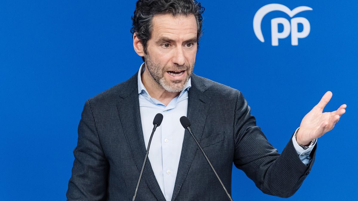 El portavoz del PP, Borja Sémper, durante una rueda de prensa posterior a la reunión del Comité de Dirección del Partido Popular, en la sede nacional del PP de Génova, a 26 de febrero de 2024, en Madrid (España). Durante la comparecencia, Sémper ha anunci