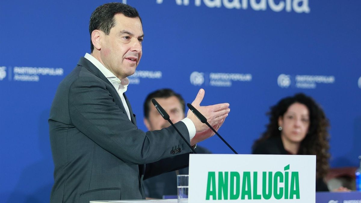 "El partido de las clases medias y trabajadoras": Moreno saca pecho con el PP andaluz y le insta a "no confiarse"