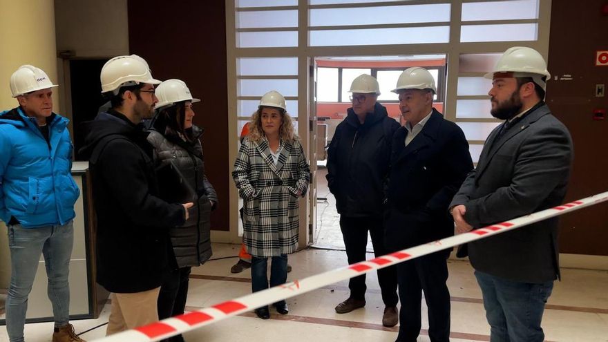 Nuevos pasos para ampliar el Teatro Bretón: comienza el desmontaje del edificio anexo