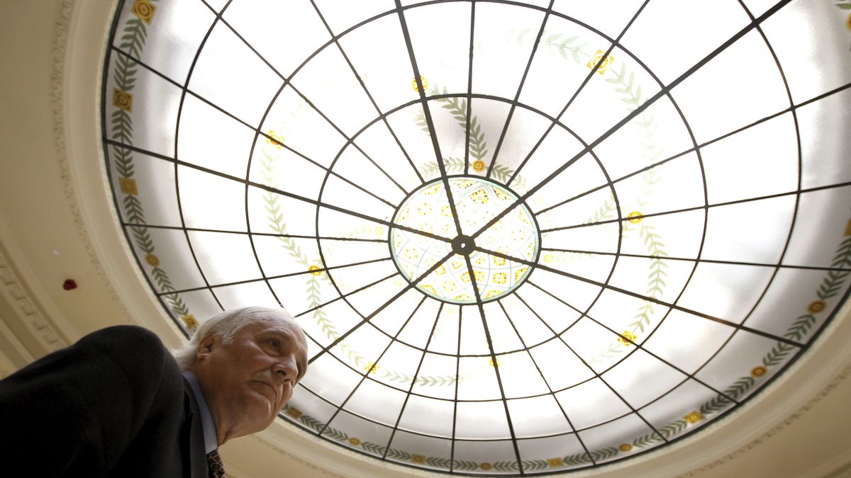 Page lamenta el fallecimiento del periodista Raúl del Pozo, "uno de los mejores escritores de este país"