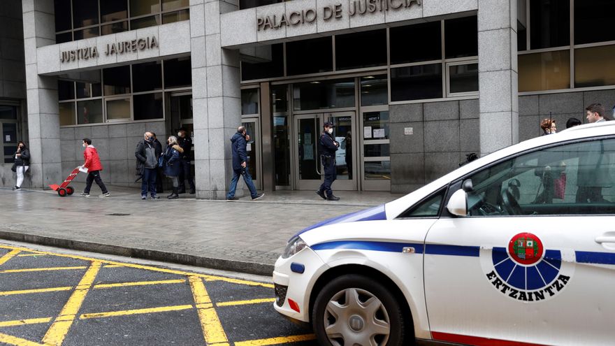 Pena de 14 años de cárcel a dos hombres por agresión sexual simultánea a una joven inconsciente en Bilbao