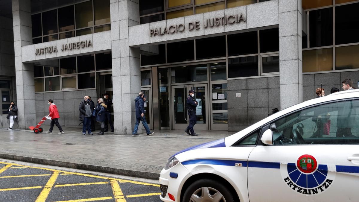 Seis años de cárcel para una mujer en Bilbao por intentar envenenar a su pareja con unos crepes en 2024