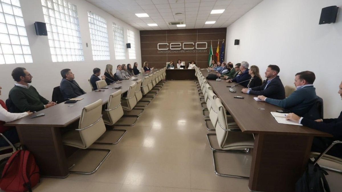 El Ayuntamiento analiza con CECO las pérdidas del turimo y la recuperación tras el corte de trenes y borrascas