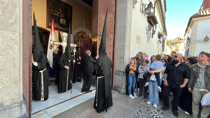 Salida de la hermandad del Nazareno este Jueves Santo.
