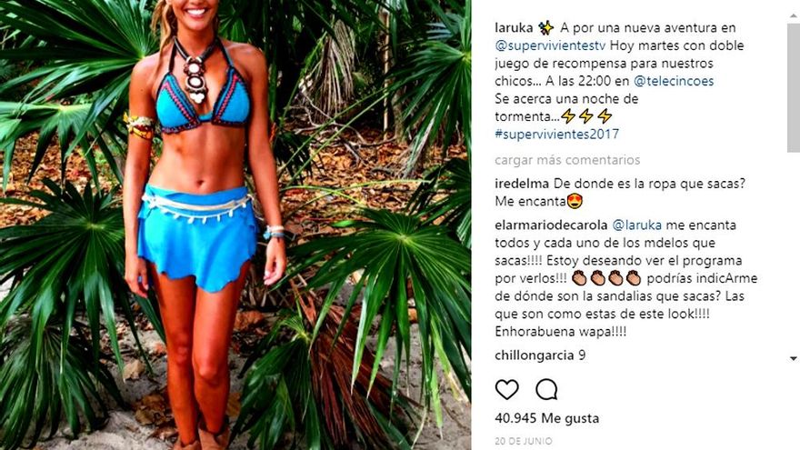 Lara Álvarez mostrando uno de sus 'looks' para el juego de recompensa