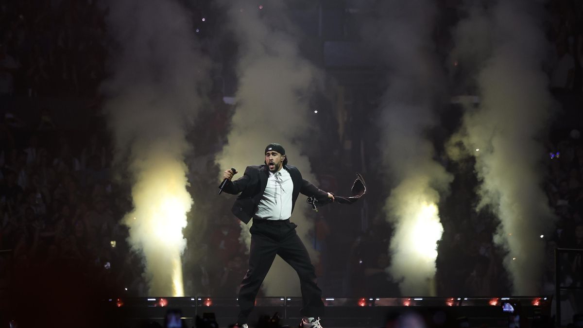 Consumo investiga a una empresa de venta de entradas por "posibles irregularidades" en los conciertos de Bad Bunny en España.