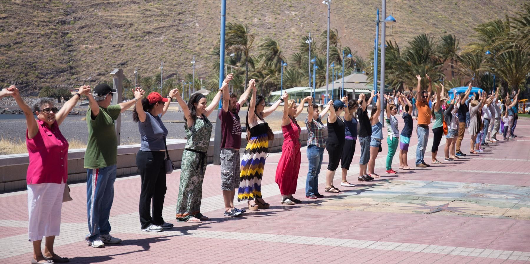 Cadena humana en La Gomera
