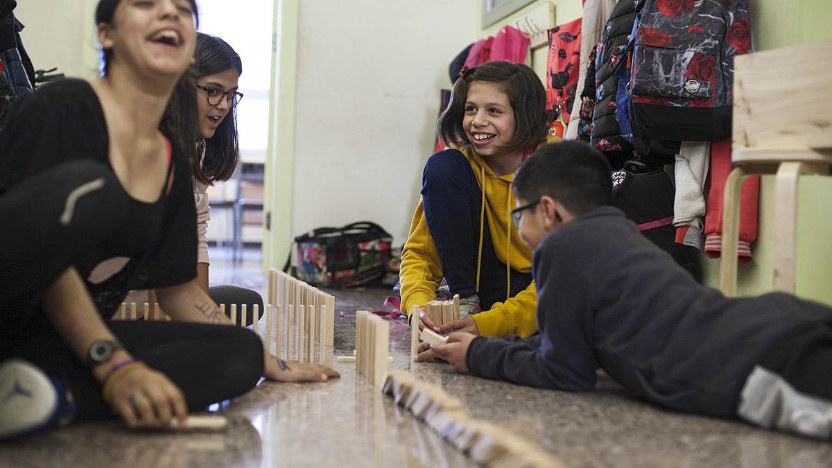 El 40% de las escuelas de Barcelona piden usar plazas, parques o edificios públicos para ganar espacio