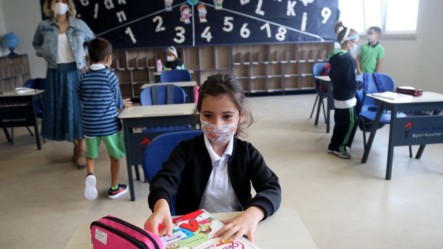 Turquía retoma educación presencial pese al aumento de los contagios