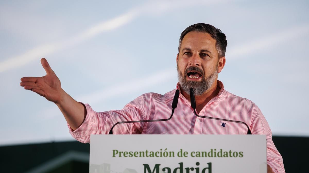 “Nos han ‘escribido’ en las redes”: el lapsus de Abascal tras defender ...