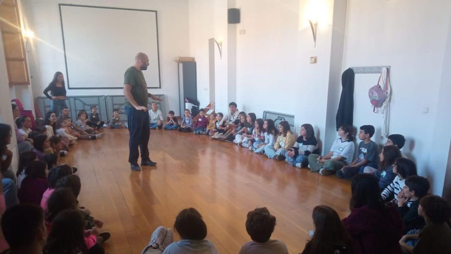 "No nos gustan las cacas de perro ni la falta de árboles": los niños hablan sobre las demandas para su barrio