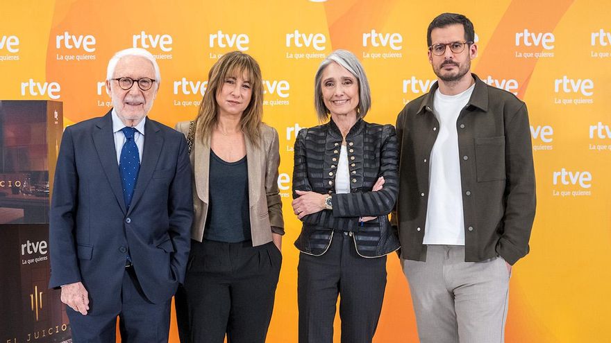 José Luis Sastre, junto al juez y las abogadas de 'El Juicio'