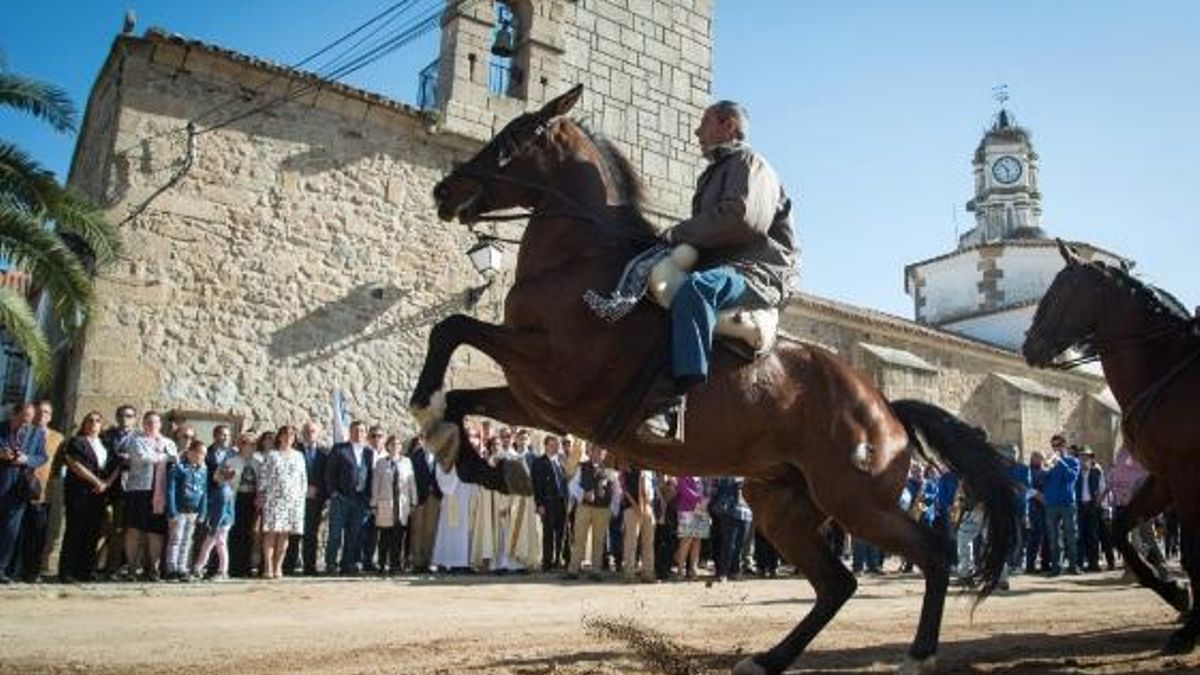 Una mujer reclama 1,3 millones a un ayuntamiento de Cáceres tras ser arrollada durante una carrera de caballos