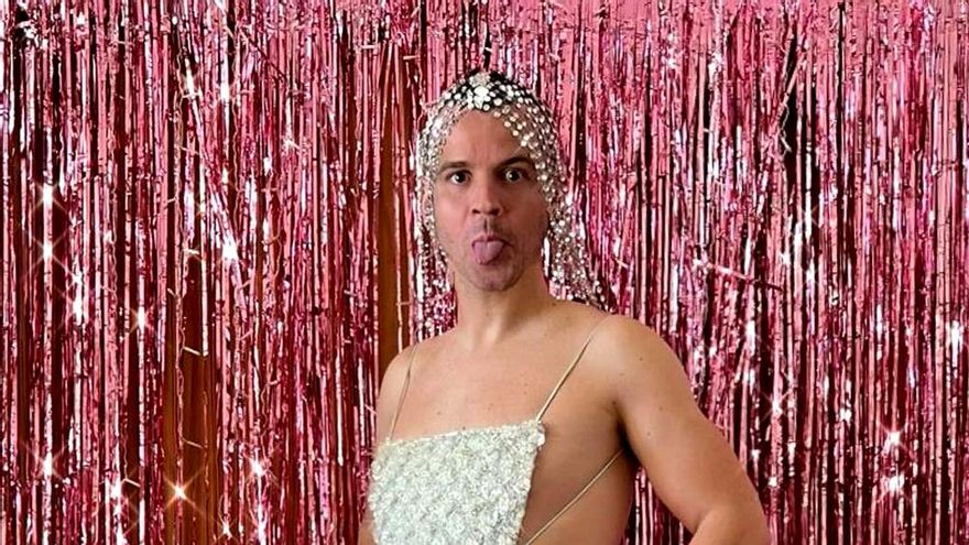 Dabiz Muñoz luce el vestido que Pedroche llevó en las Campanadas de 2020-2021