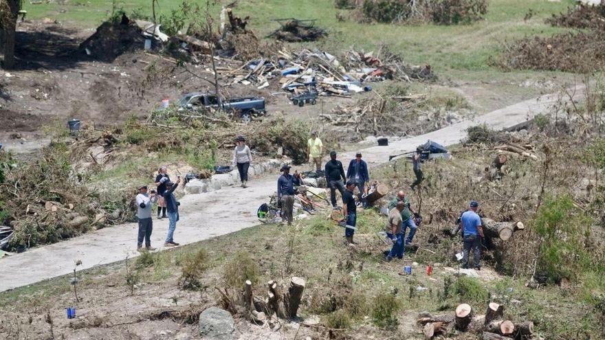Más lluvias y alertas frenan las labores de búsqueda de personas por inundaciones en Texas