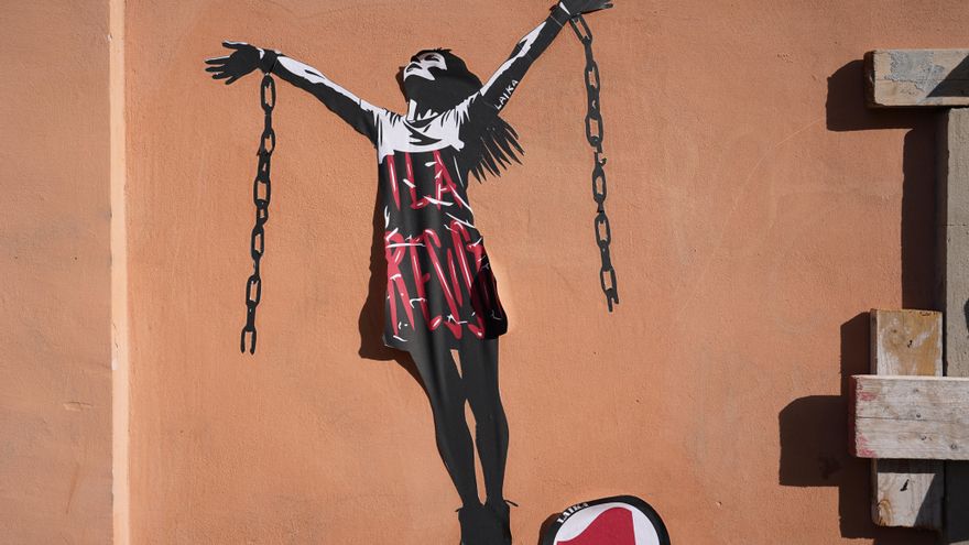 Encadenada en la Hungría de Orbán: juicio a una antifascista italiana entre denuncias de malos tratos y la cautela de Meloni