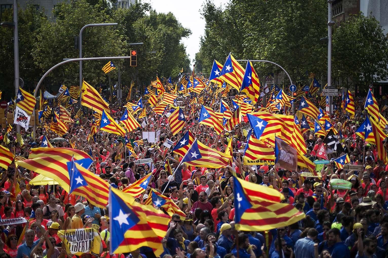 Esteladas independentistas durante la Diada de 2018 en Barcelona