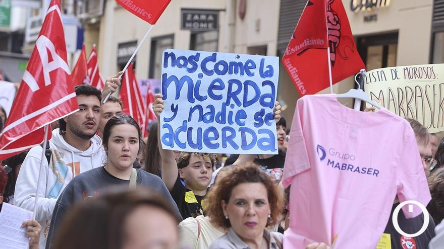 Licitado el nuevo contrato millonario de limpieza de los institutos de Córdoba para los dos próximos años