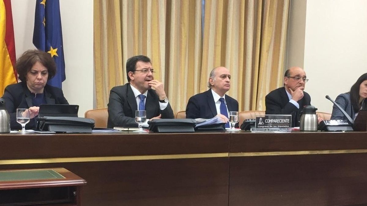 La comisión sobre Fernández Díaz del Congreso se cita el lunes para decidir próximas comparecencias