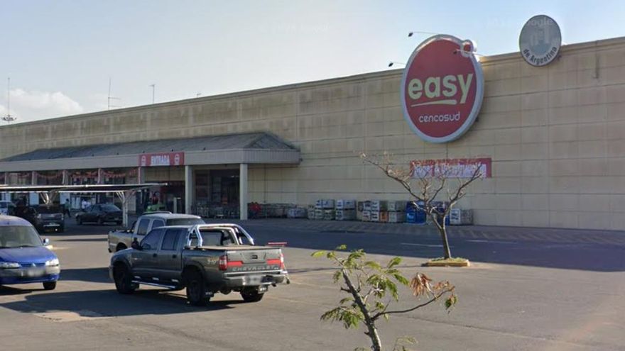 Cencosud, empresa chilena candidata a comprar Carrefour, cerró un Easy en La Tablada y redujo las sucursales de supermercados Vea
