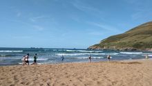 Muskiz y Zierbena no permitirán tomar el sol de manera estática y continuada en la playa de La Arena
