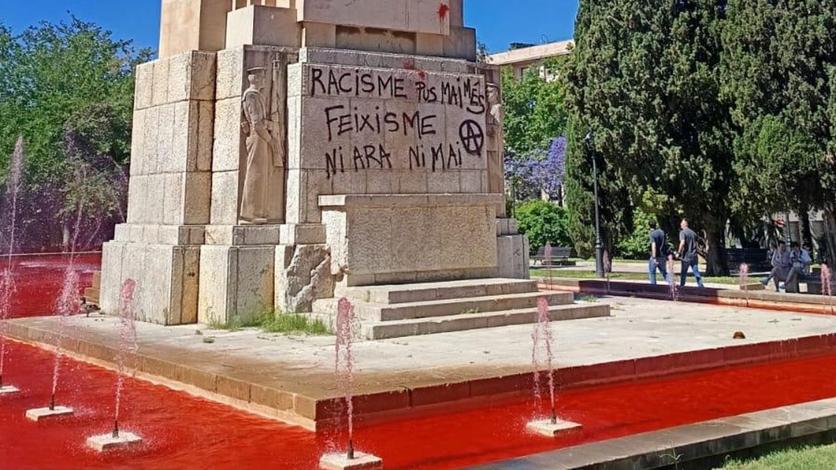 Una protesta contra el monumento que inauguró Franco en Mallorca eclipsa la concentración neonazi a favor de él