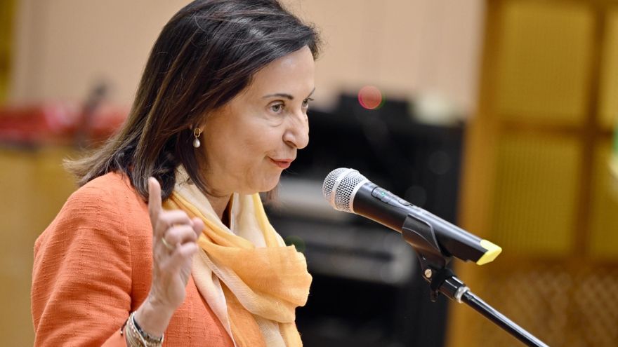 La ministra de Defensa, Margarita Robles, interviene durante su visita al Regimiento de Cazadores de Montaña 'Galicia' no 64 en su Acuartelamiento San Bernardo, a 20 de agosto de 2025, en Jaca, Huesca, Aragón (España).