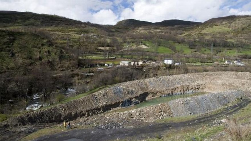 Antiguas escombreras de explotaciones de la MSP