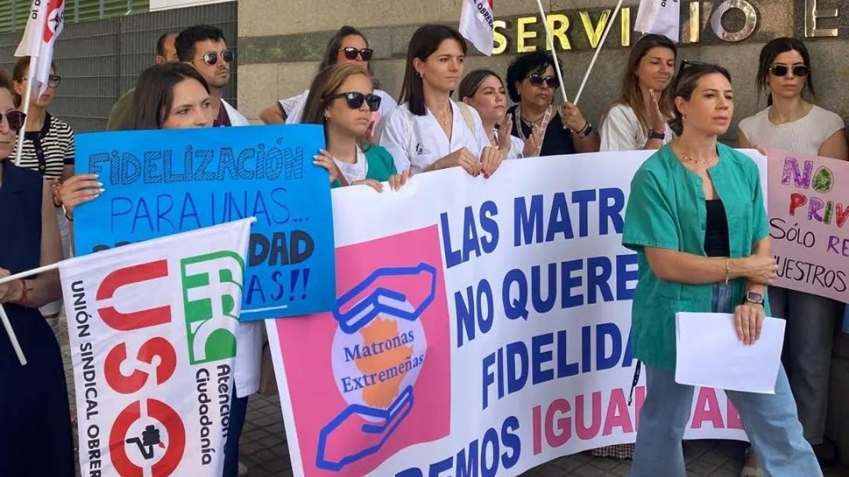 Las matronas extremeñas protestan por la precariedad laboral en el SES y la "desventaja" respecto a los residentes