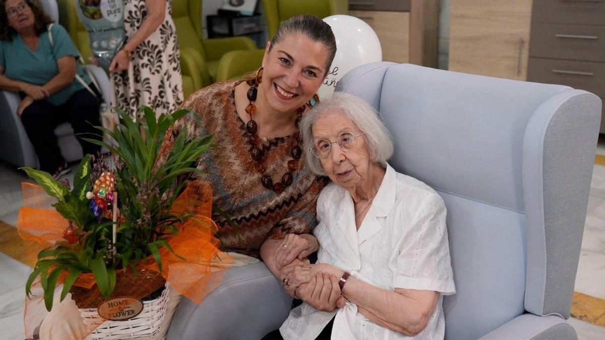 El Ayuntamiento celebra los 100 años de la cordobesa Ana López