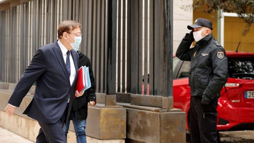 El president Ximo Puig arriba a les Corts Valencianes.