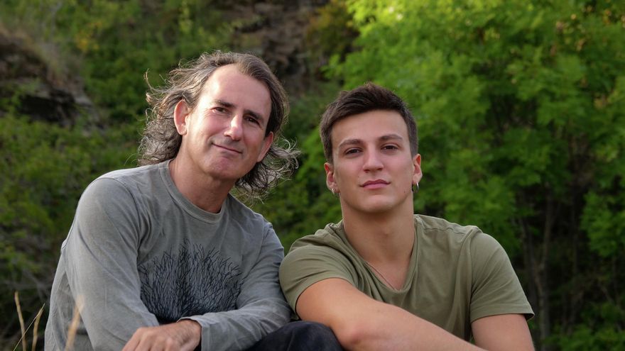 El fotoperiodista Andoni Canela y su hijo Unai han recorrido el mundo durante cinco años