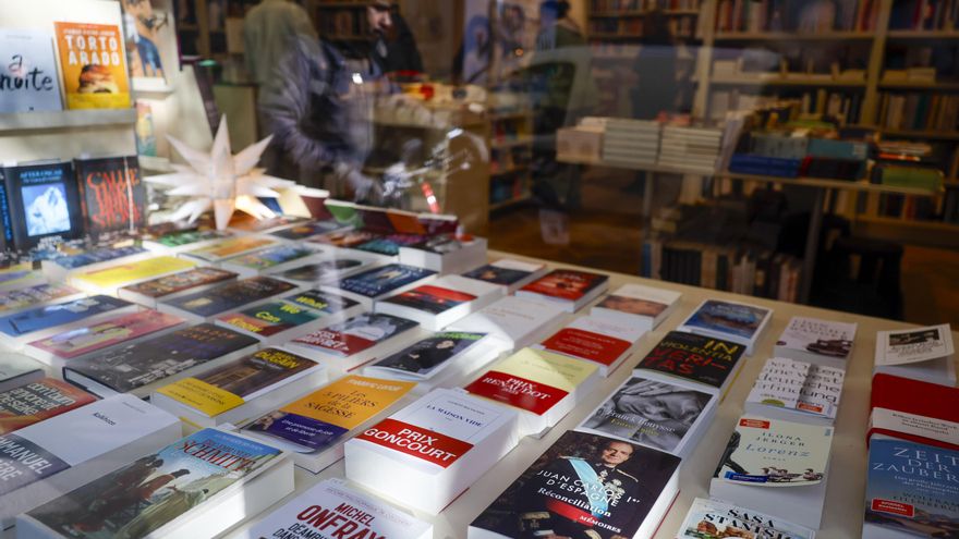 Cultura estudia hacer obligatorios los gastos de envío en la compra online de libros para ayudar a librerías pequeñas