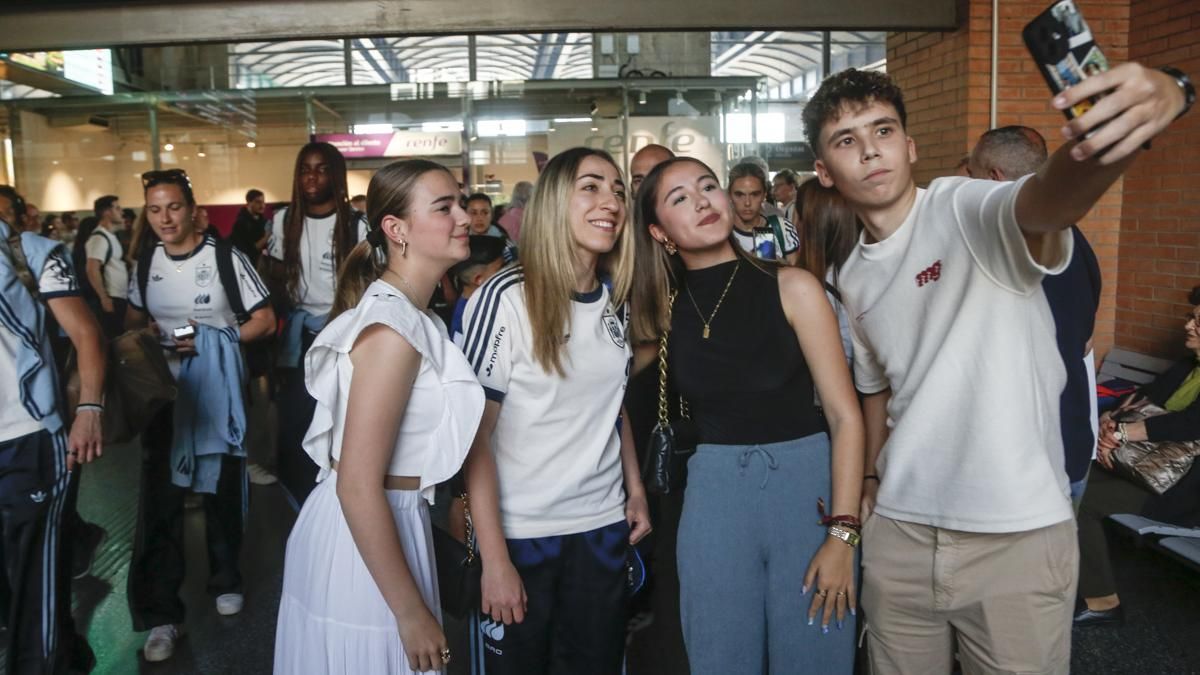Llegada a Córdoba de la Selección Española de Fútbol Femenina
