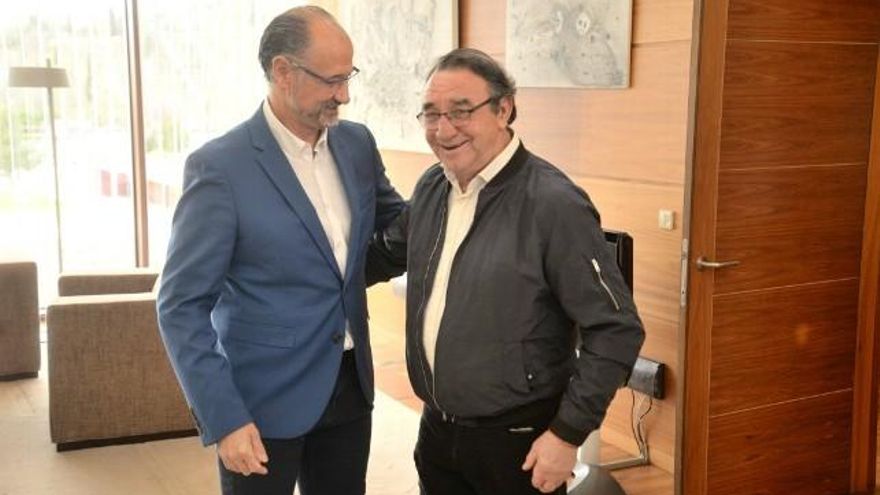 El presidente de las Cortes de Castilla y León, Luis Fuentes y el alcalde de Villalar de los Comuneros, Luis Alonso.