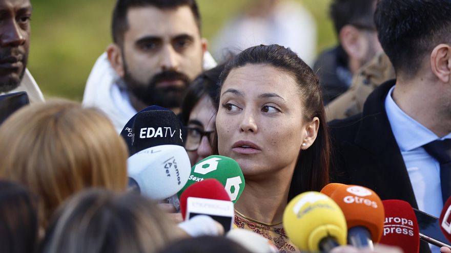 La actriz Elisa Mouliaá en una imagen de archivo tras declarar en los juzgados de Plaza de Castilla, en Madrid. EFE/ Rodrigo Jimenez