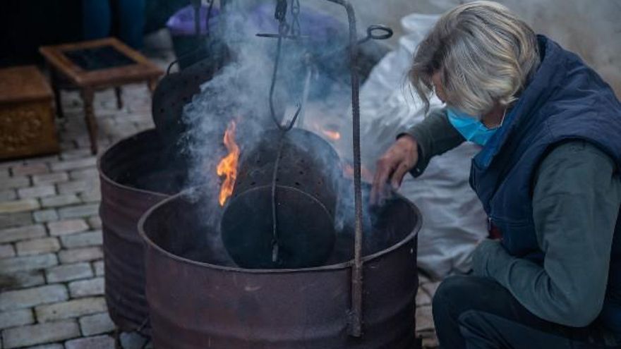 Ovidio asando castañas