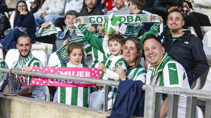 Grada Blanquiverde del Córdoba CF - Real Zaragoza